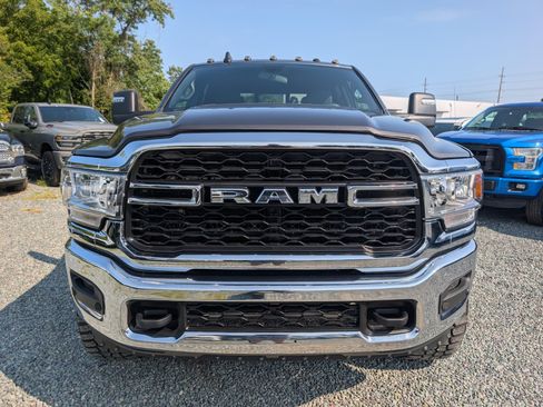 Used 2024 RAM 2500 Tradesman w/ Chrome Appearance Group AWD/4WD image 8