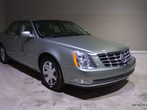 Used 2007 Cadillac DTS Luxury I w/ Trunk Convenience Package image 1