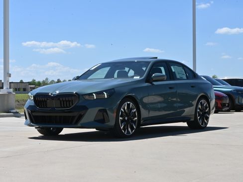 New 2026 BMW 540i xDrive AWD/4WD image 3