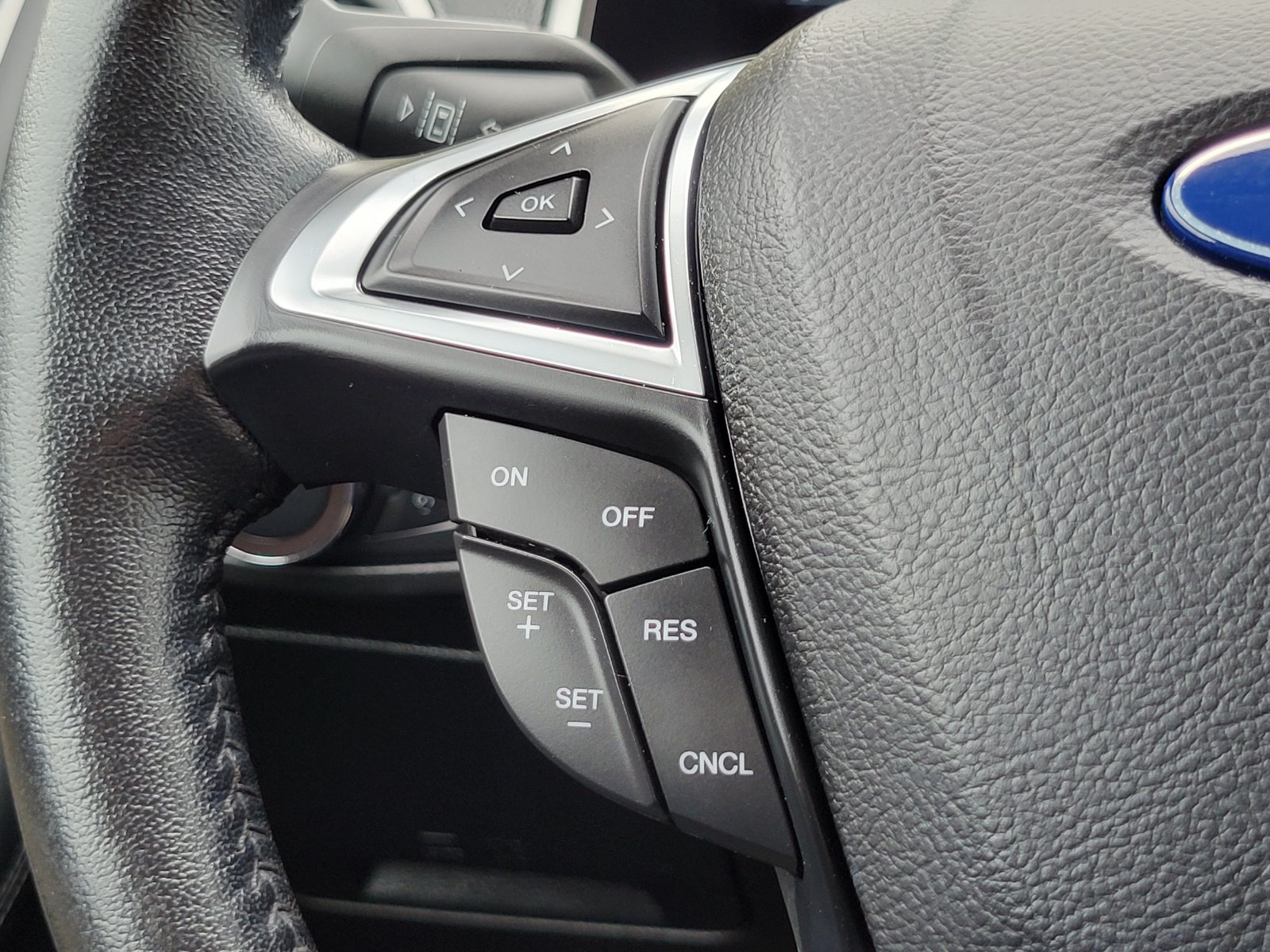 Used 2019 Ford Edge SEL w/ Equipment Group 201A FWD image 16