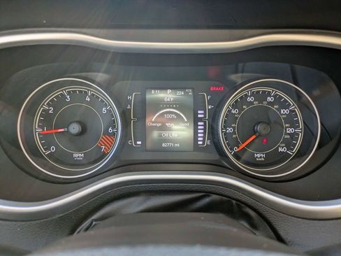 Used 2015 Jeep Cherokee Latitude FWD image 30