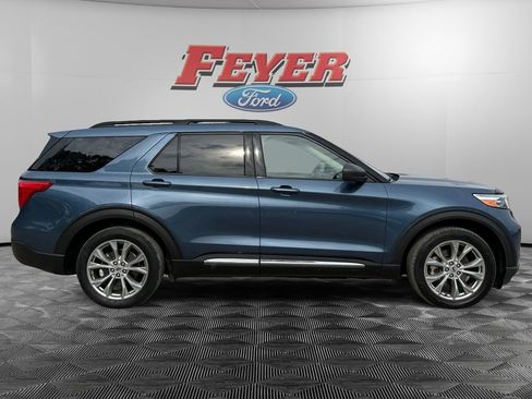 Used 2020 Ford Explorer XLT w/ Equipment Group 202A RWD image 6