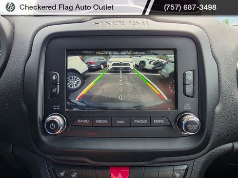 Used 2016 Jeep Renegade Latitude image 16