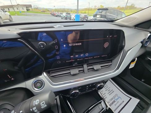 New 2026 Chevrolet Trax LT w/ Driver Confidence Package FWD image 16