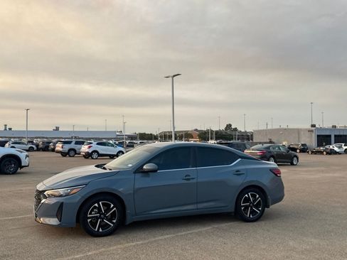 Used 2024 Nissan Sentra SV FWD image 13