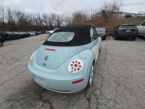 Used 2010 Volkswagen Beetle Convertible image 7