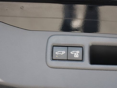 Certified 2024 Toyota Venza LE AWD/4WD image 16