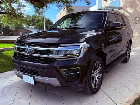 Used 2024 Ford Expedition Limited AWD/4WD image 4