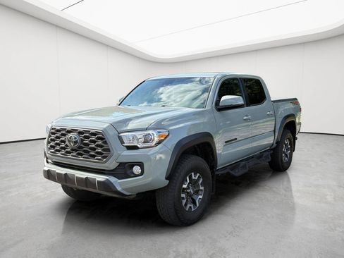 Used 2022 Toyota Tacoma TRD Off-Road AWD/4WD image 3