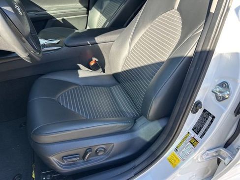 Used 2024 Toyota Camry SE w/ Convenience Package image 9