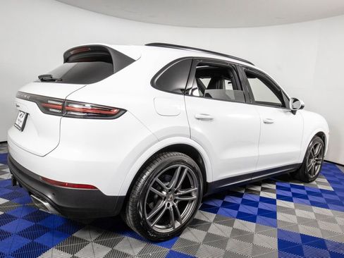 Used 2023 Porsche Cayenne AWD/4WD image 6