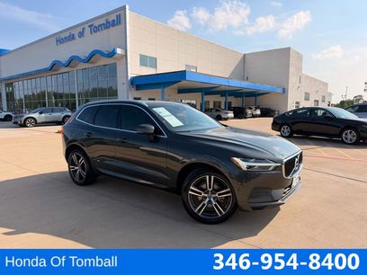 Used 2019 Volvo XC60 T5 Momentum w/ Multimedia Package