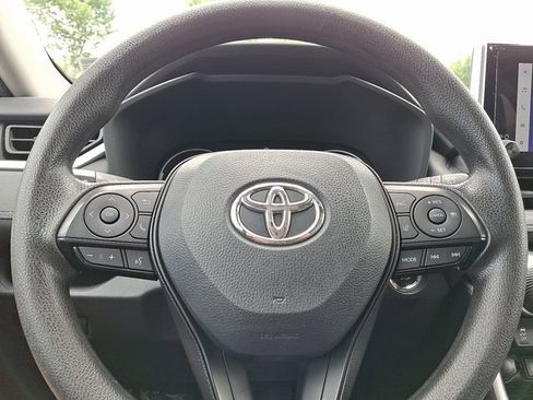 Used 2024 Toyota RAV4 XLE AWD/4WD image 17