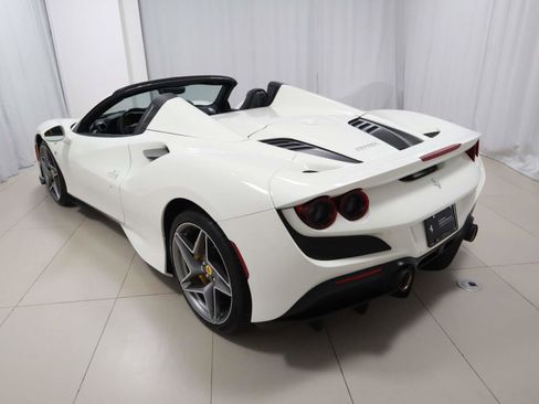 Used 2021 Ferrari F8 Tributo image 14