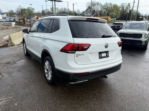 Used 2018 Volkswagen Tiguan SE w/ Panoramic Sunroof Package image 5