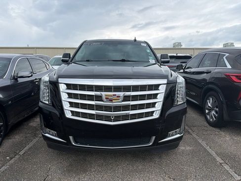 Used 2019 Cadillac Escalade Luxury w/ LPO, Radiant Package RWD image 16