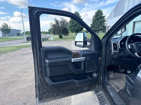 Used 2020 Ford F150 Lariat w/ Equipment Group 502A Luxury AWD/4WD image 20