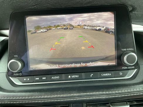 Used 2021 Nissan Rogue S image 29