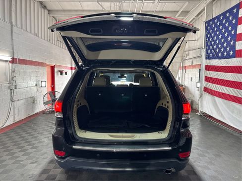 Used 2020 Jeep Grand Cherokee Limited AWD/4WD image 12