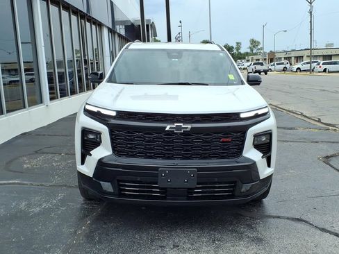 Used 2024 Chevrolet Traverse RS w/ LPO, Floor Liner Package AWD/4WD image 2