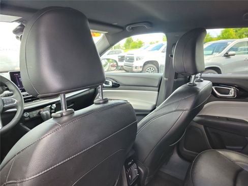 Used 2024 Jeep Compass Limited AWD/4WD image 13