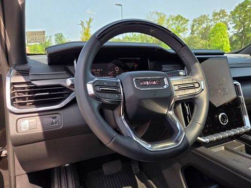 Used 2024 GMC Acadia Elevation w/ Super Cruise Package FWD image 9