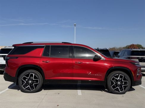 New 2026 Chevrolet Traverse High Country image 3