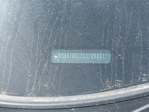 Used 2025 Subaru Outback Premium image 6