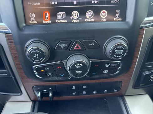 Used 2013 RAM 1500 Laramie w/ Convenience Group image 23