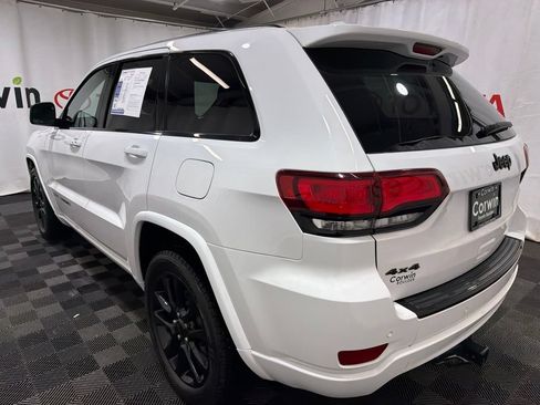 Used 2018 Jeep Grand Cherokee Altitude AWD/4WD image 4