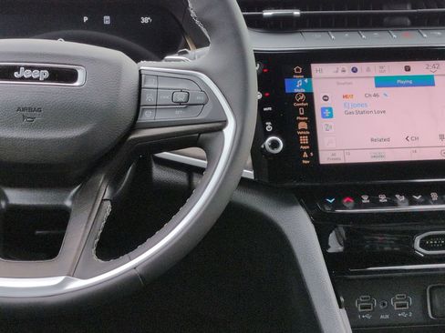 New 2026 Jeep Grand Cherokee Limited image 16