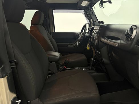 Used 2017 Jeep Wrangler Sport w/ Quick Order Package 24S AWD/4WD image 28