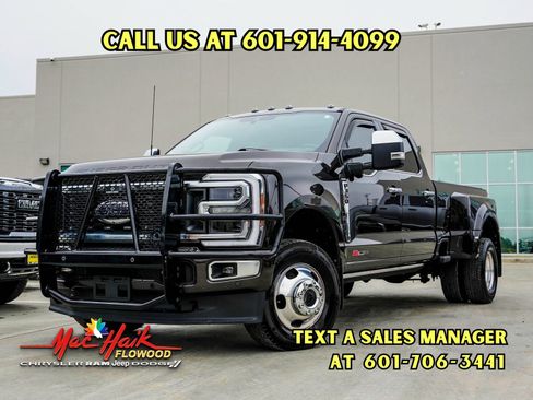 Used 2024 Ford F350 Limited image 1