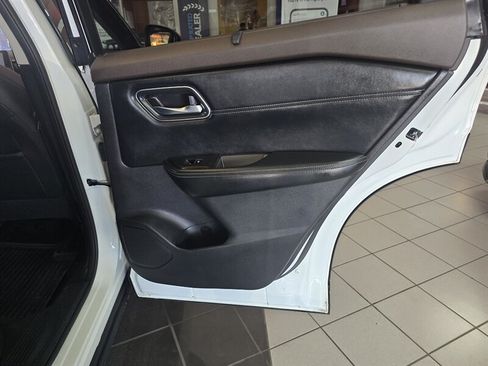 Used 2021 Nissan Rogue SL AWD/4WD image 17