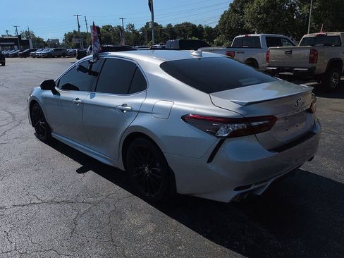 Used 2022 Toyota Camry XSE FWD image 5