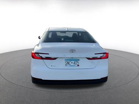 Used 2025 Toyota Camry LE image 12