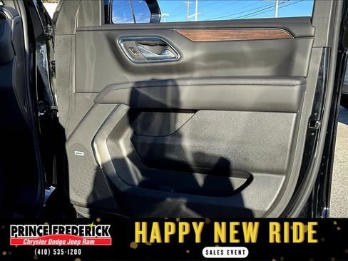 Used 2024 Chevrolet Suburban High Country w/ Advanced Technology Package image 22