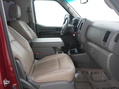 Used 2019 Nissan NV 3500 SL image 12
