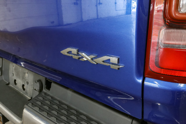 Used 2019 RAM 1500 Laramie AWD/4WD image 11