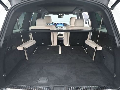 Used 2025 Mercedes-Benz GLS 450 4MATIC image 34