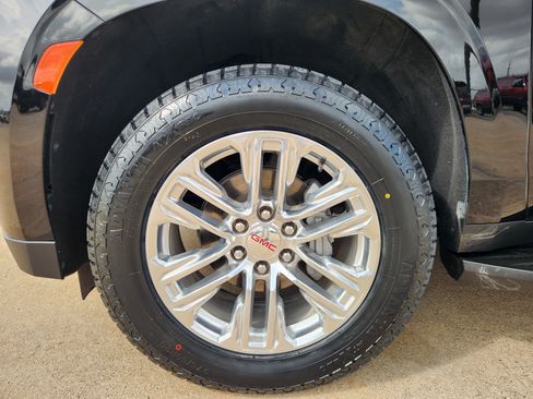 Certified 2024 GMC Yukon SLT image 11