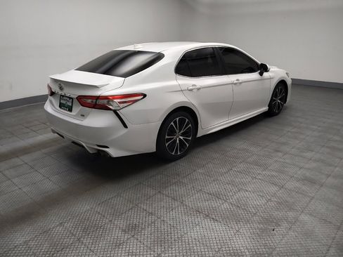Used 2020 Toyota Camry SE w/ Convenience Package FWD image 10