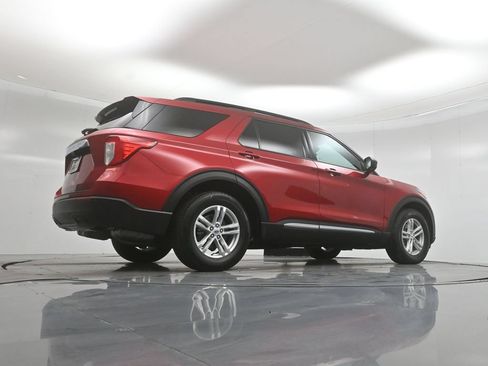 Used 2023 Ford Explorer XLT RWD image 46