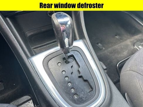 Used 2014 Chrysler 200 LX image 7