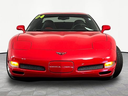 Used 2004 Chevrolet Corvette Z06 w/ Memory Package RWD image 2