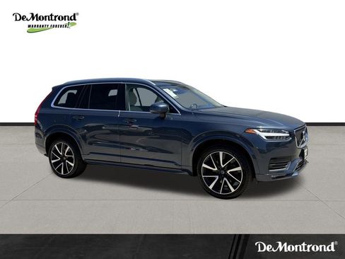 Used 2022 Volvo XC90 T6 Momentum w/ Advanced Package image 3