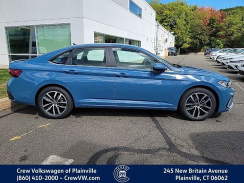 New 2025 Volkswagen Jetta SE image 4