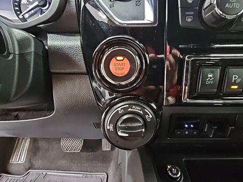 Used 2020 Nissan Titan Platinum Reserve w/ Moonroof Package image 22