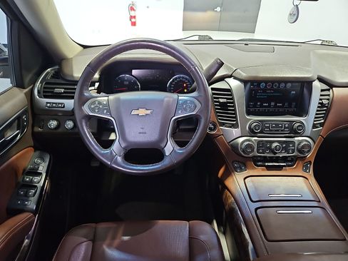 Used 2018 Chevrolet Suburban Premier AWD/4WD image 14