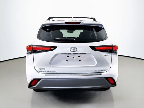 New 2026 Toyota Highlander Platinum image 7